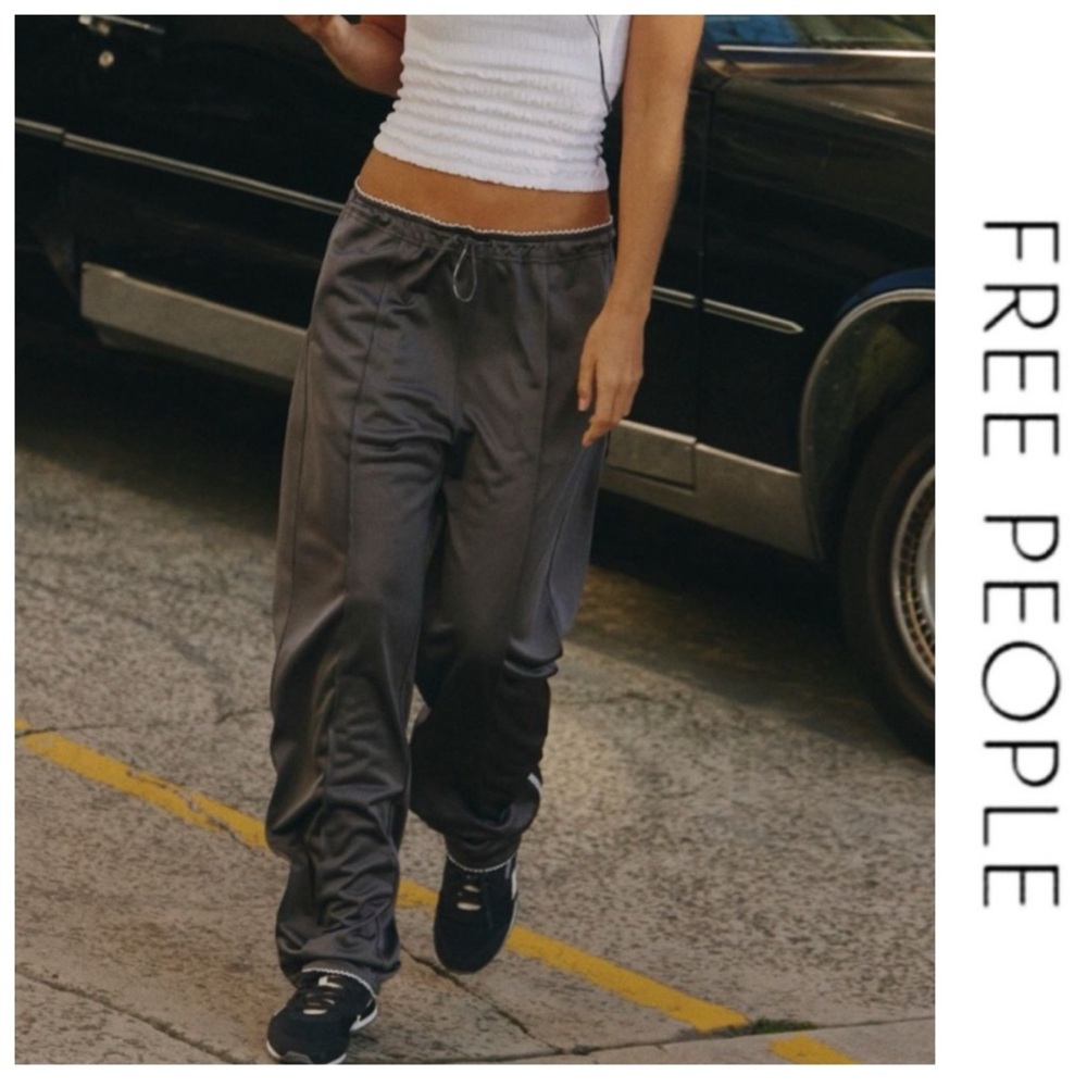 🔥NWT’S! *In Gun Metal Flattering Fit FREE PEOPLE Roll With It Pants L Relaxed